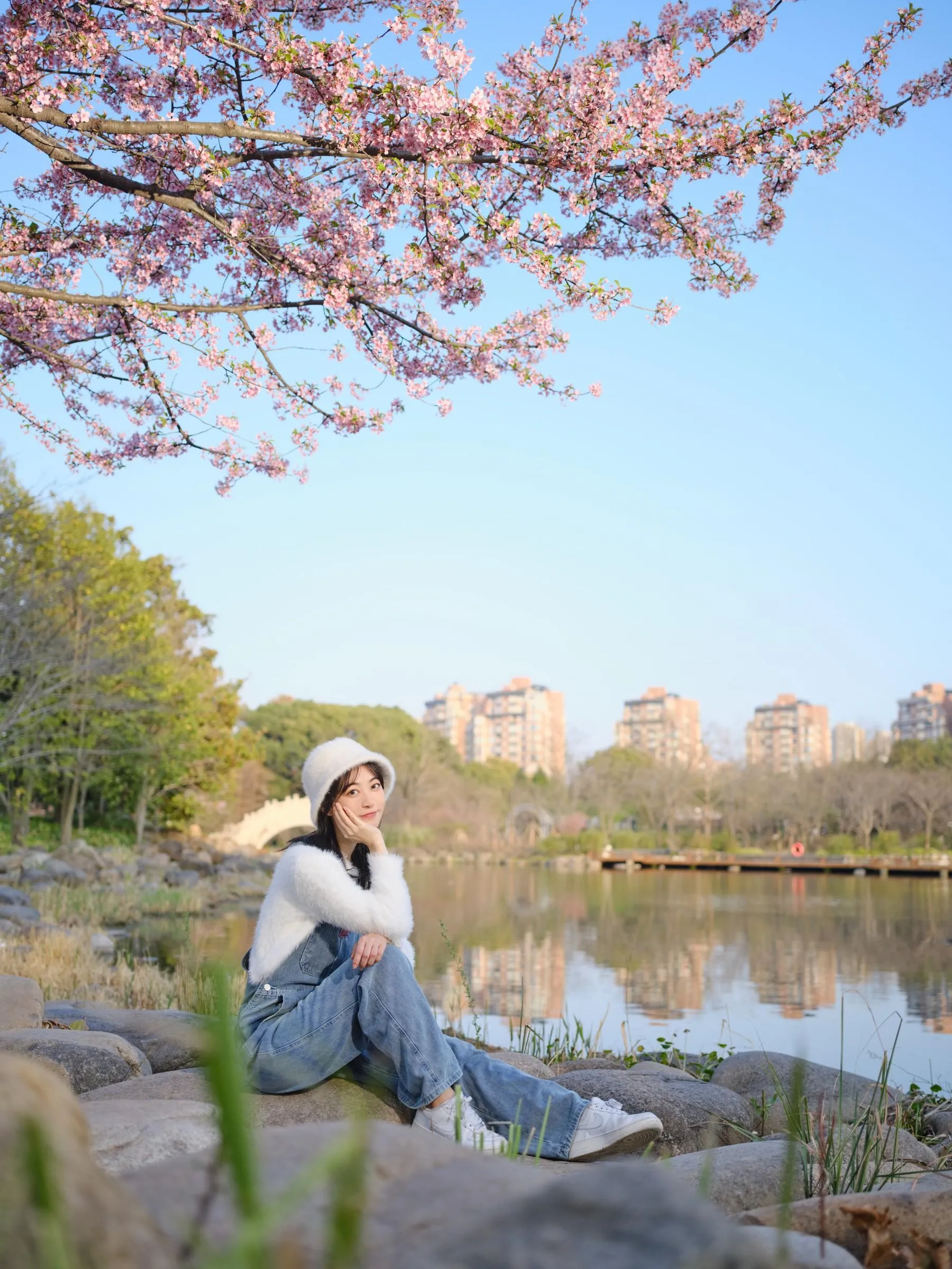 [艺图语] 2022.05.12 早樱 飞鸟咕咕- [23P]插图